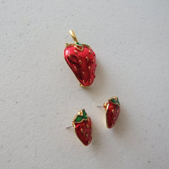 Strawberry Earrings and Brooch Gold Tone Metal Vintage Set - Picture 4 of 10